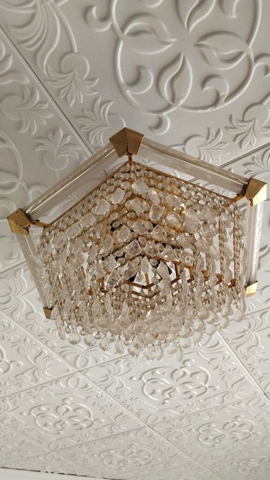 Продам красивые люстры 3000