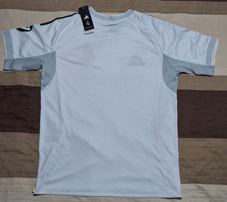 Tricou Real Madrid mărimea M – Nou, sigilat