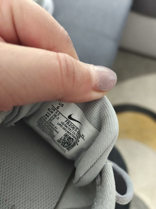 Маратонки NIKE 36,5