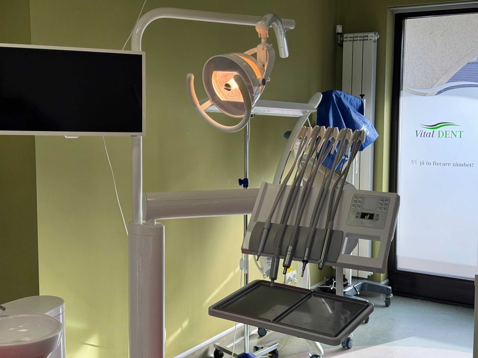 Unit stomatologic Diplomat Chirana DE170 – 2006  3250–5000 €