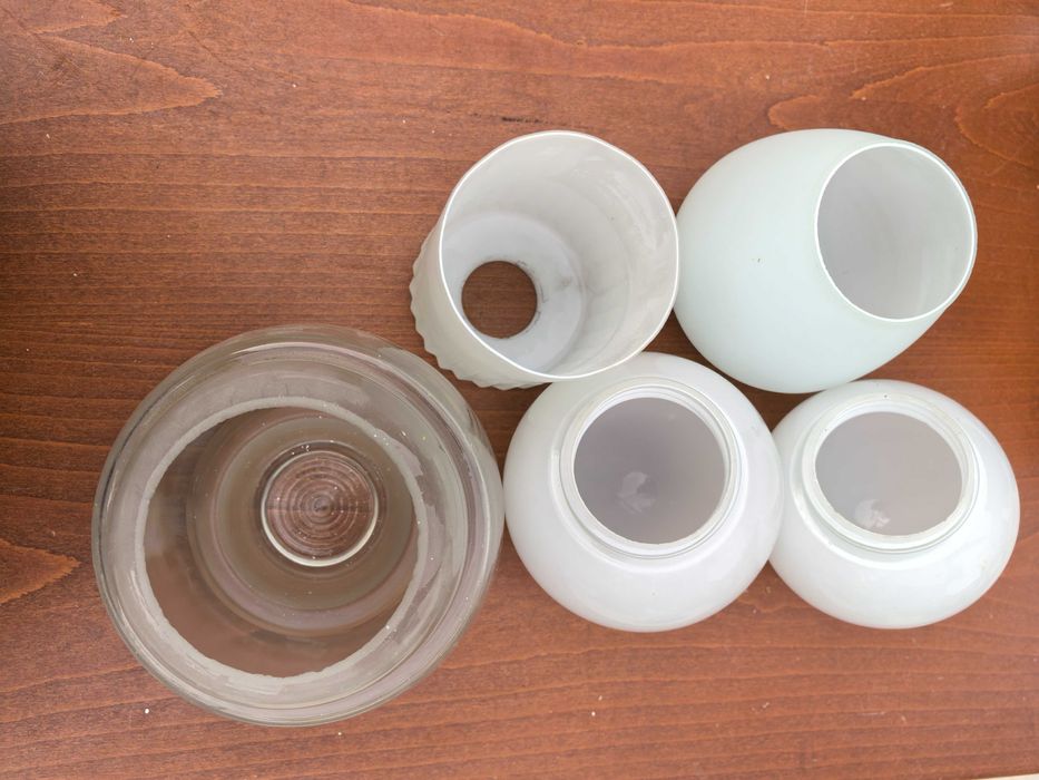 Продавам Резервни абажури и стъкла за настолни лампи, полилеи