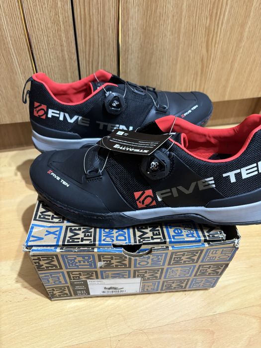 Pantofi de ciclizm 44