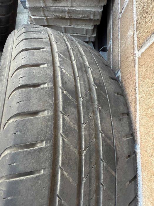Anvelope Michelin CrossClimate 235/45R18 / Goodyear DuraGrip 185/65R15
