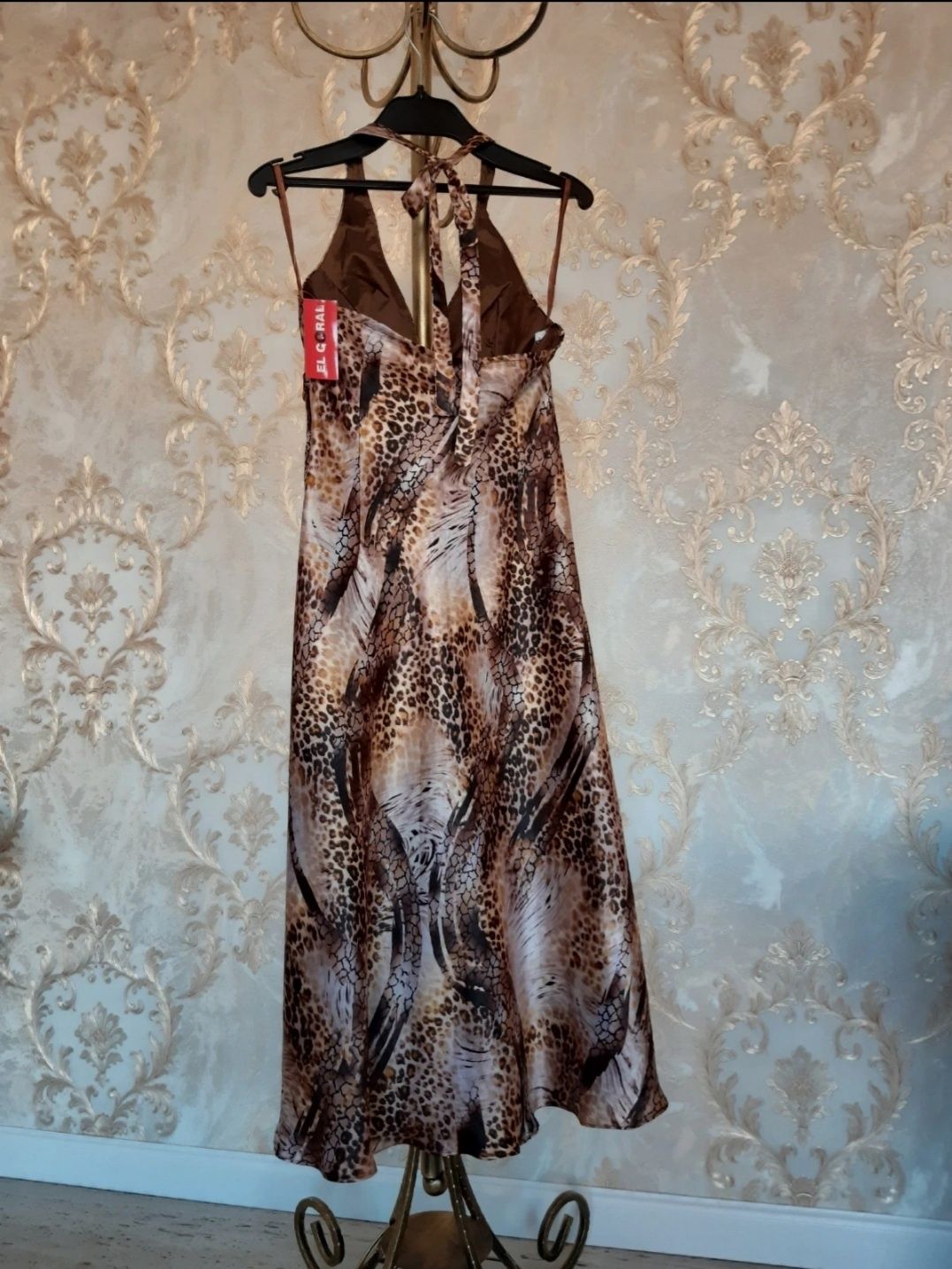 Rochie midi cu spatele gol