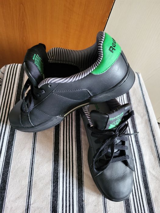 Vand adidasi Reebok