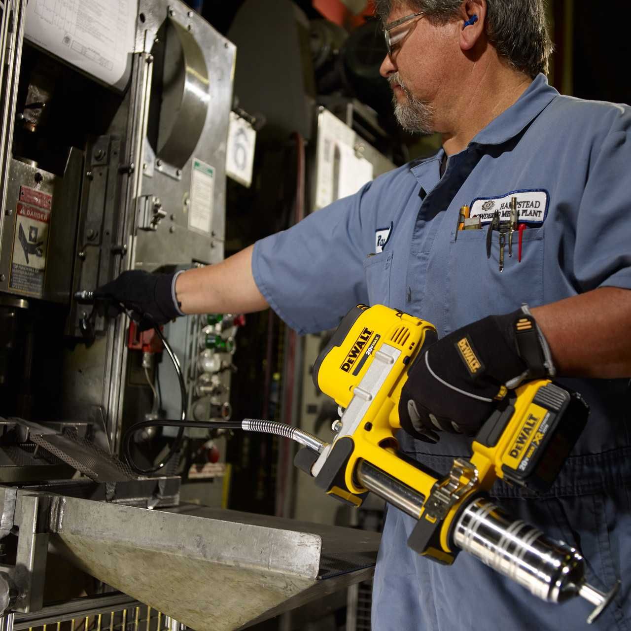 Акумулаторен такаламит DEWALT DCGG571M1, 18V