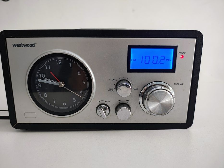 Radio retro cu ceas, Westwood