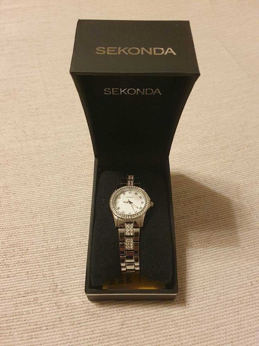 Нов сребърен часовник секонда модел 2841