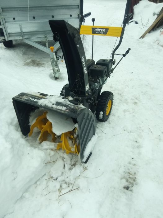 Продам снегоуборщик.