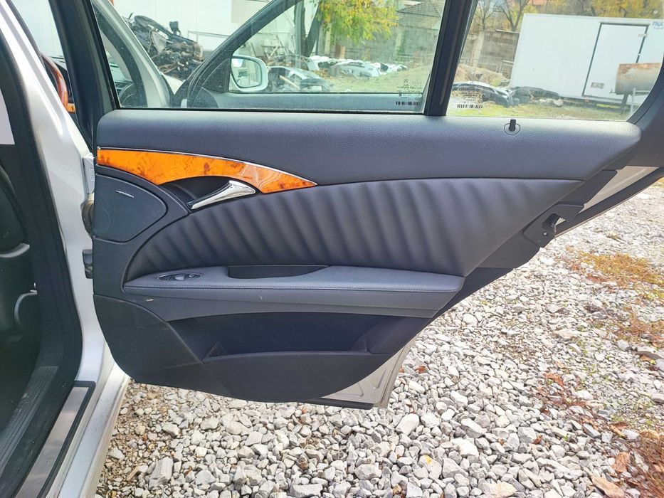 Салон от Мерцедес Е класа W211 фейса комби кожа с подгрев