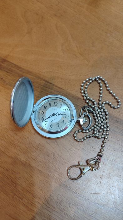 Стар джобен часовник Победа