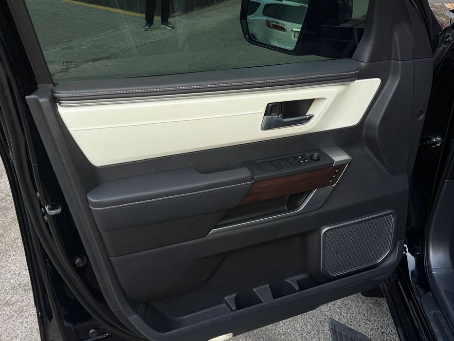 Toyota Sequoia 2025