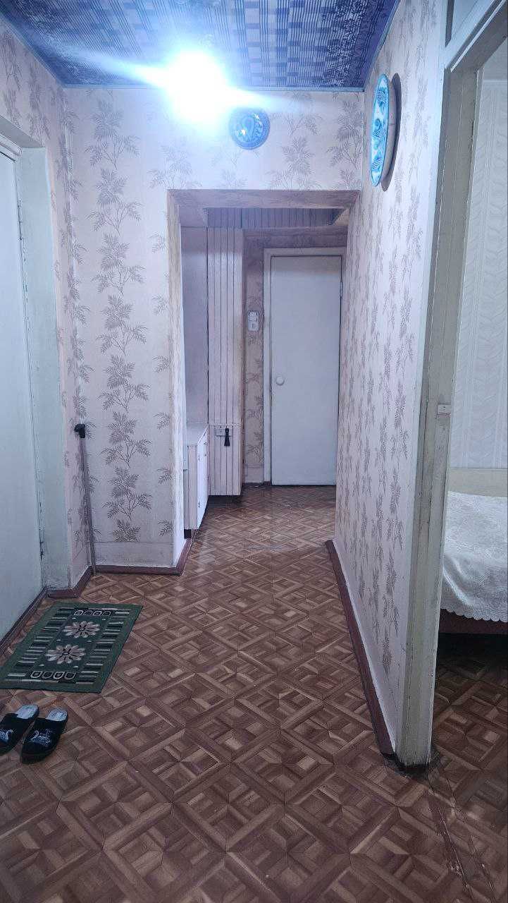 2 комнат. Чиланзар-26 Кв. Кирпичный Дом. Балкон 2--6.