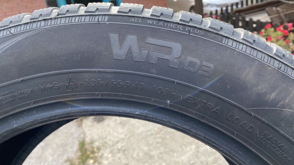 Продавам 4бр. Зимни гуми 235/55/17 Nokian