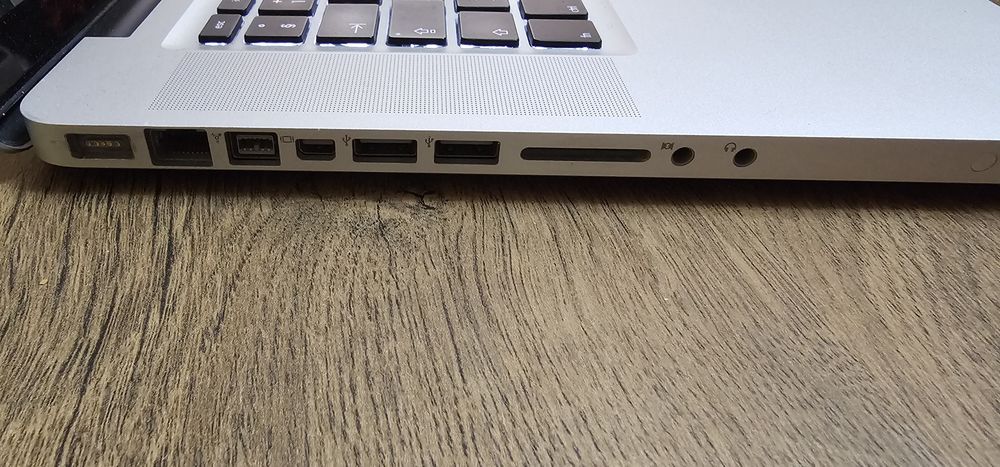 Macbook pro ca nou