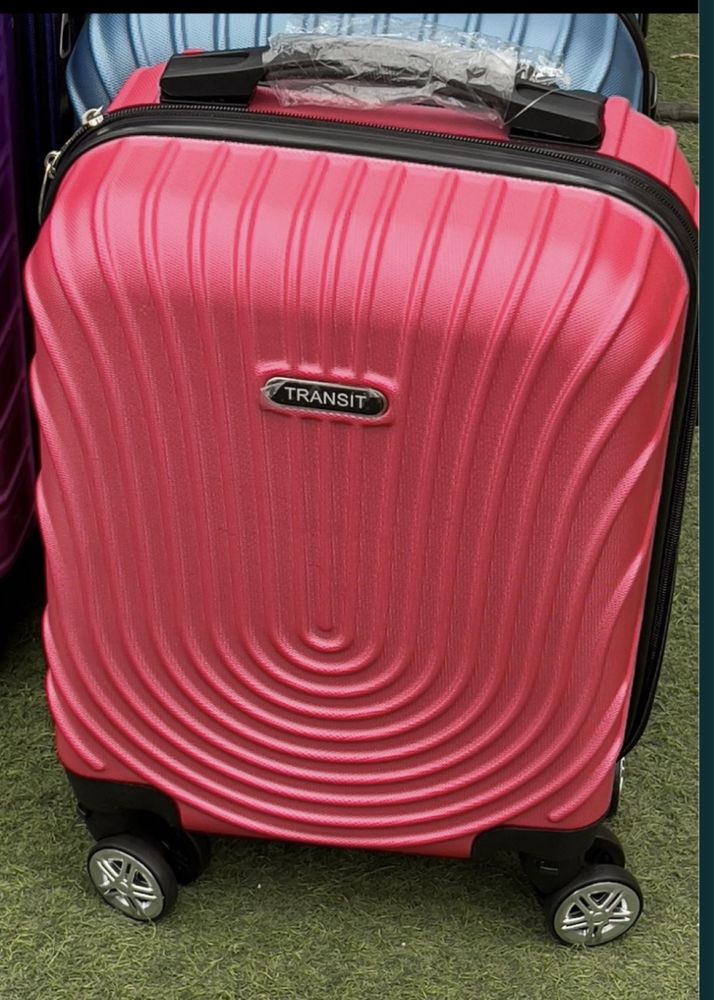 WeTravel пътнически куфар за ръчен багаж с 4ри колела 360°48/33/20