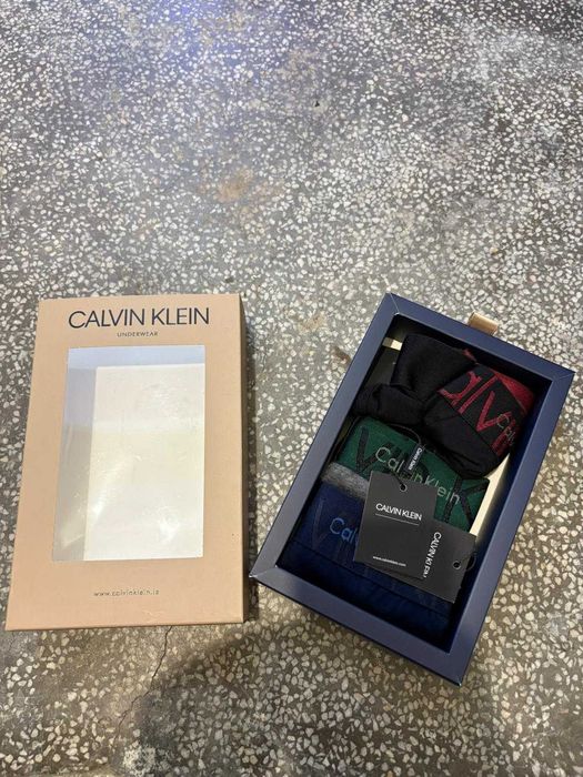 chiloti calvin klein model 2