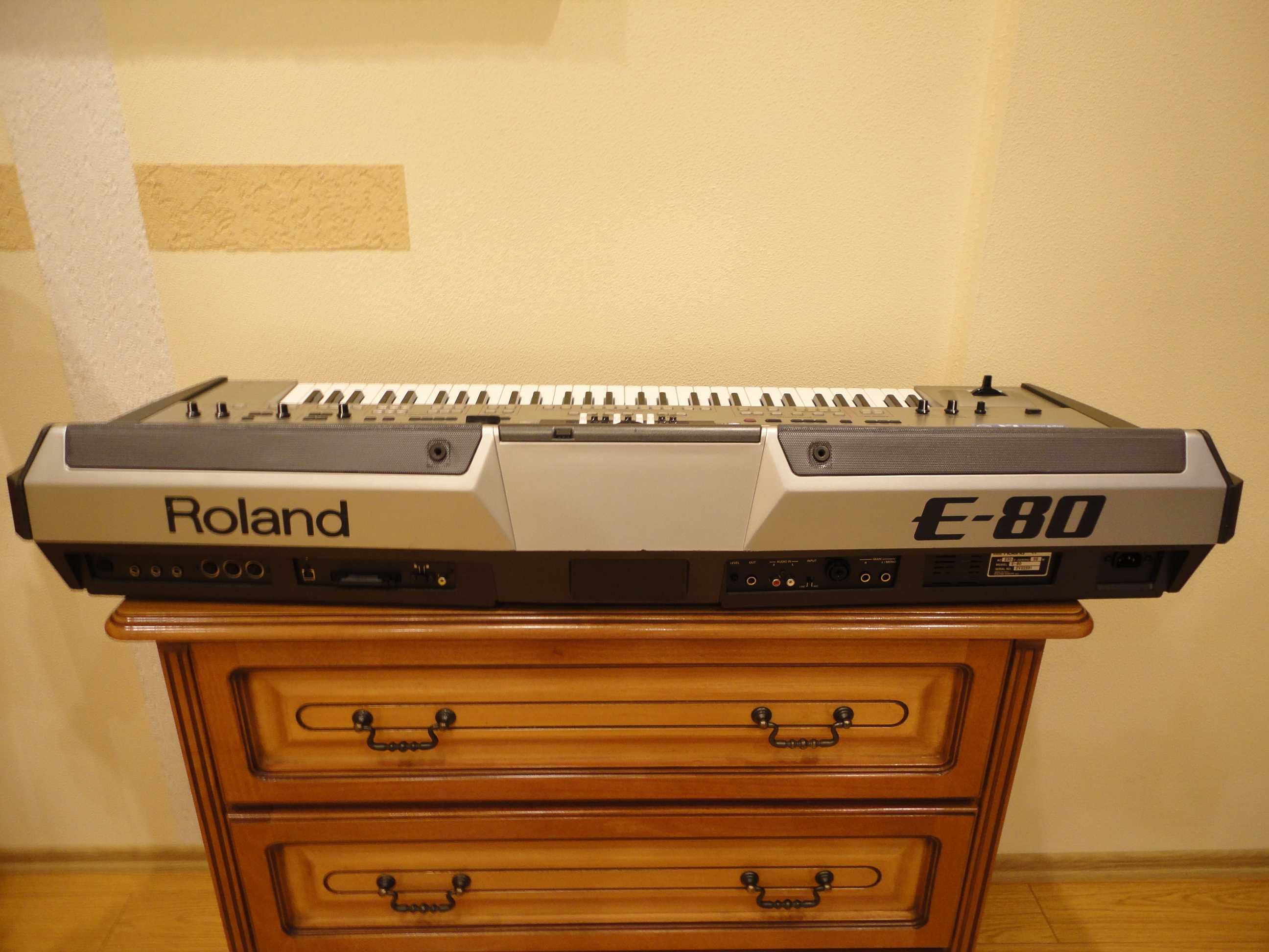 Roland E-80 V2 Mp3 Impecabil!