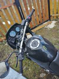 Vind kawasaki kle 500, pentru piese.                                 .