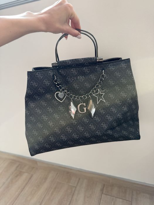 Guess дамска черна чанта