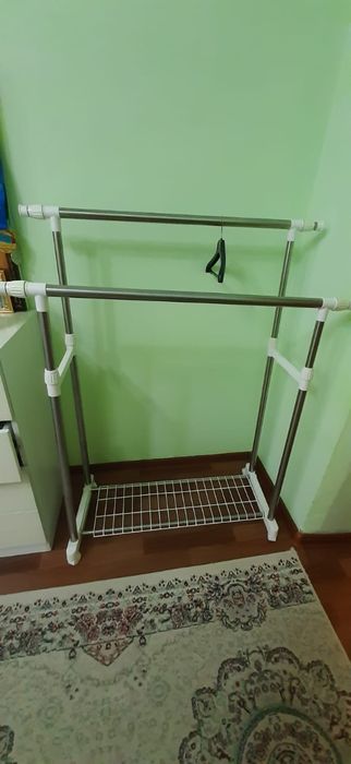 Киімдерге арналған вешалка