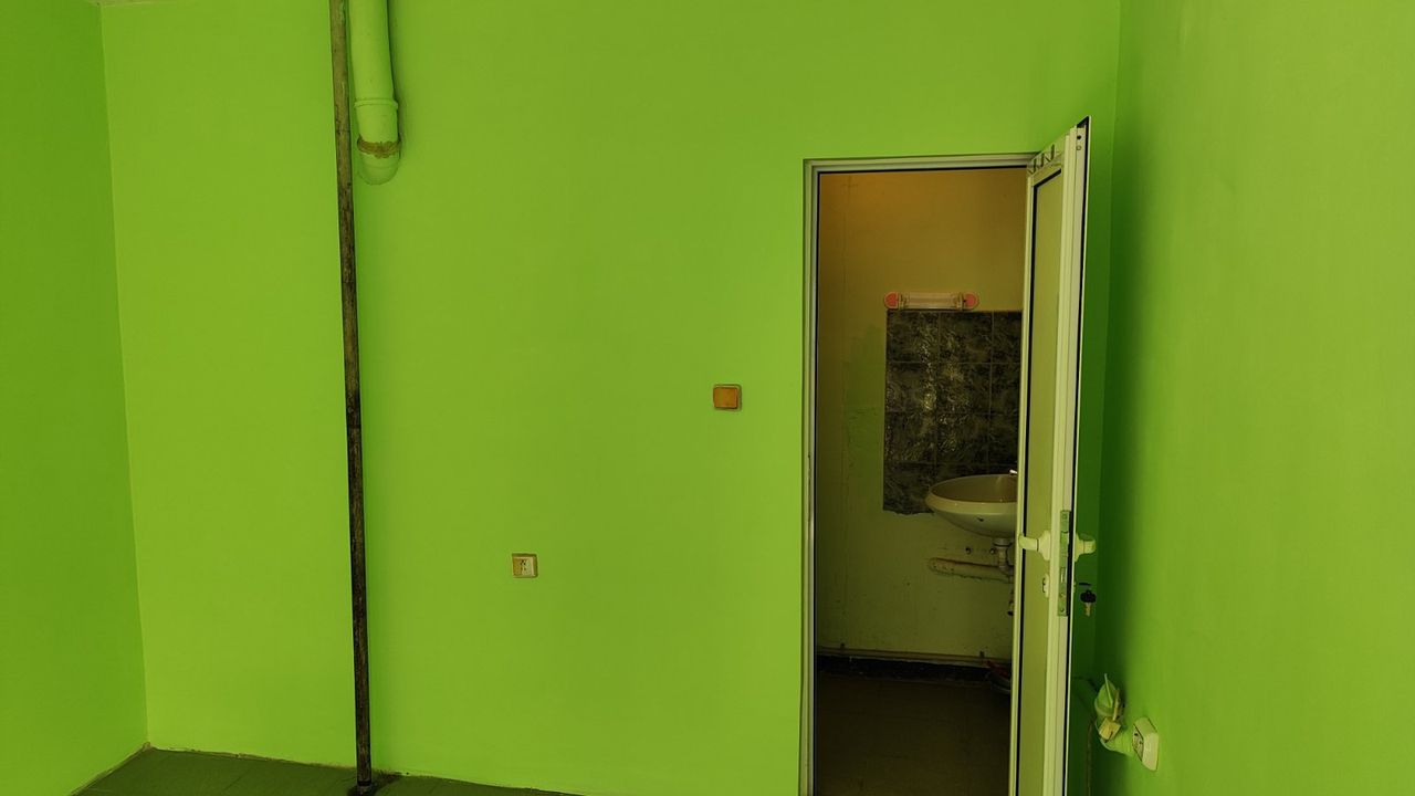 Дава се под наем Магазин в Русе, Централен южен район - 22 кв.м за 81.6 € - Снимка #4
