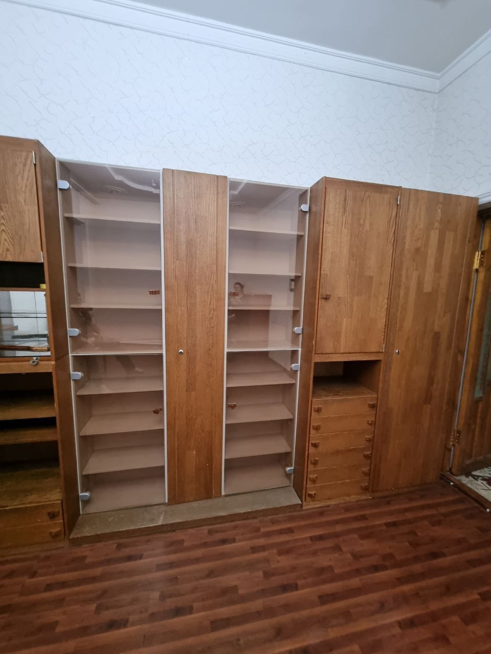 Продаётся стенка в хорошем состоянии в Чирчике