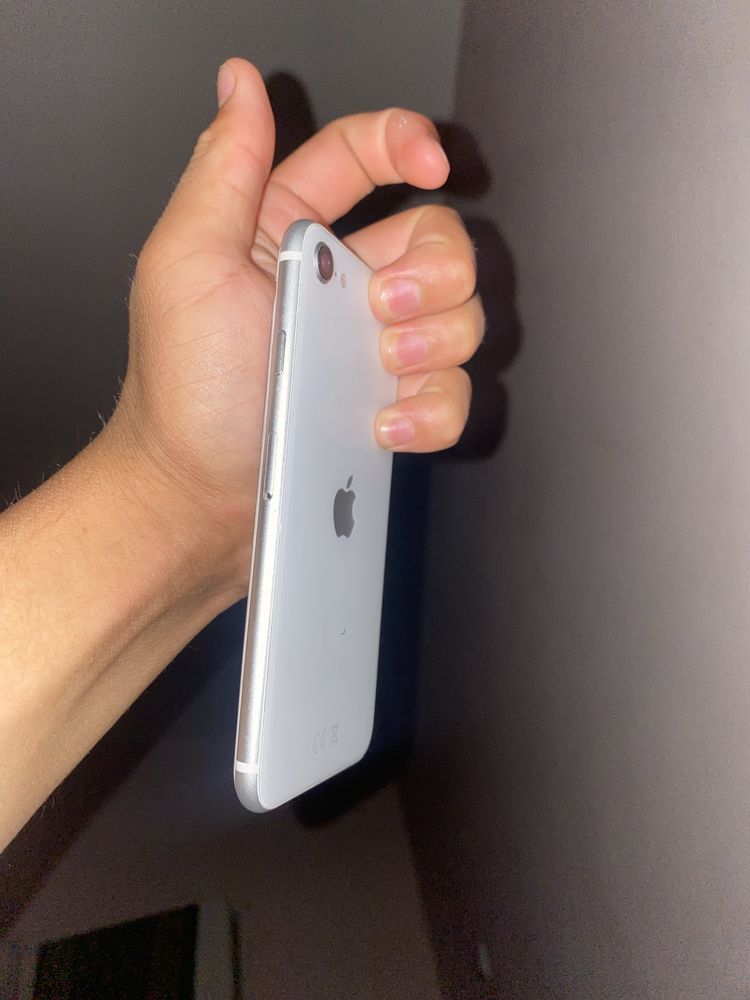 Iphone 8 sotladi