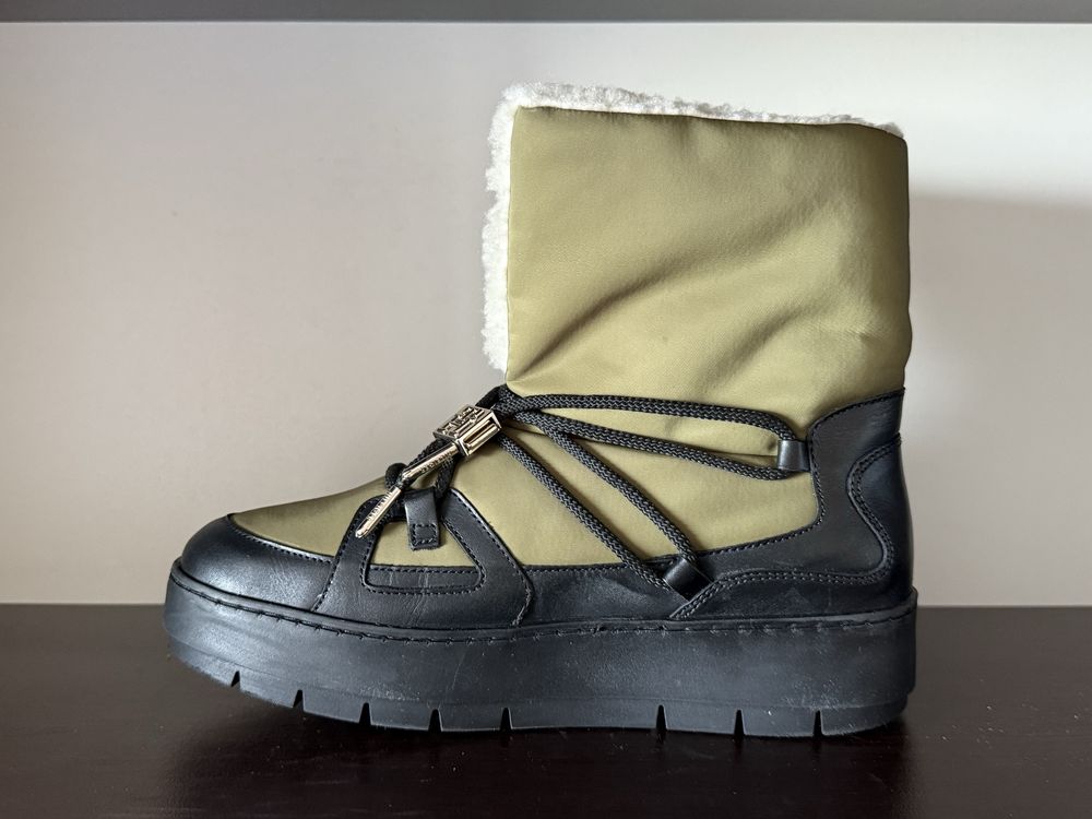Tommy Hilfiger Tommy Essential 38номер 24см Стелка Почти Нови с кутия