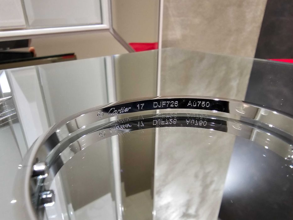 CARTIER Love White Gold 10 Diamonds Small Model Гривна с Отверка