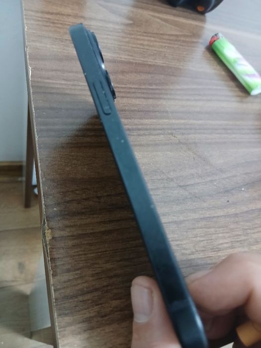 Iphone 15 ușor lovit