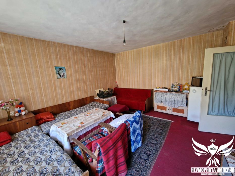 Продавам тристаен апартамент 74кв.м. 4ет. в гр.Лъки,обл.Пловдив