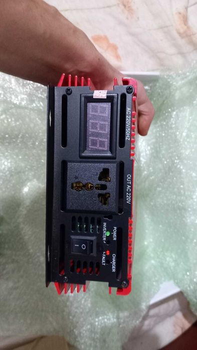 Invertor tensiune Nou Ieftin la un pret special!