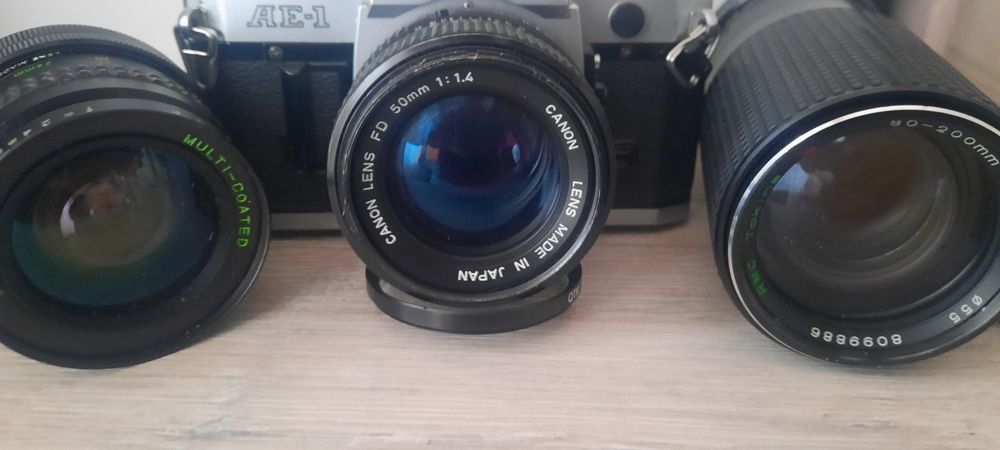 Фотоапарат Canon AE1 Обектив f=50мм1:1.4 f=24mm