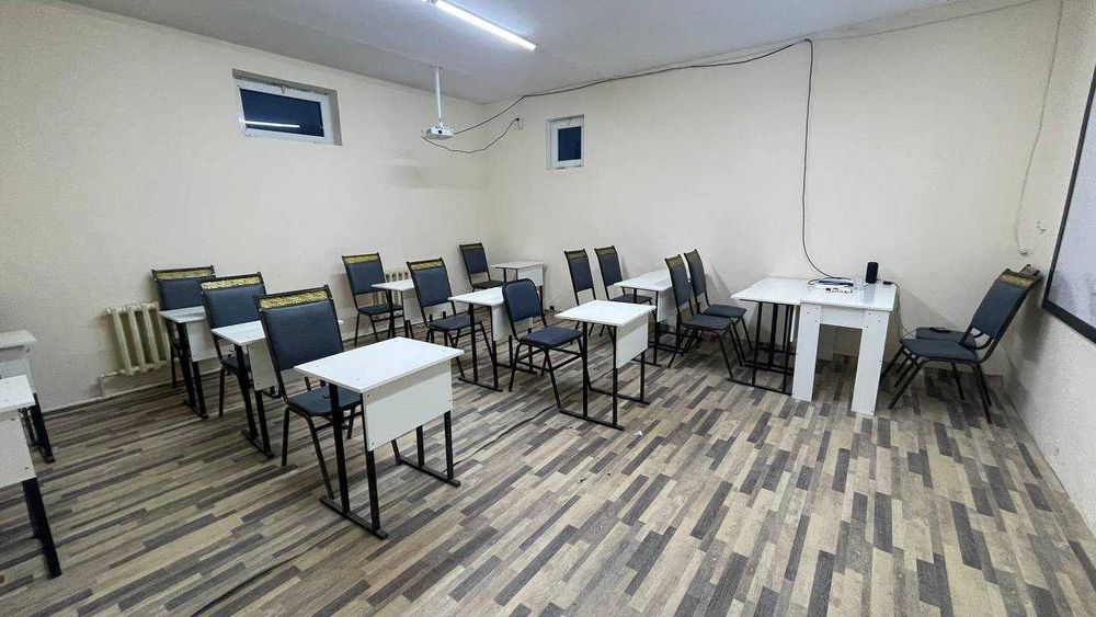 G'ijduvon xo'jayi jahon yonida 3 qavatli bino sotiladi.