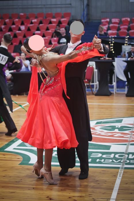 Рокля за стандартни танци