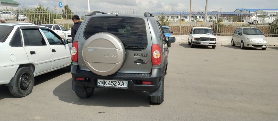 Niva Chevrolet 2016 sotiladi