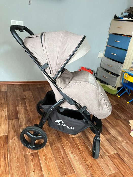 Продам коляску Teknum