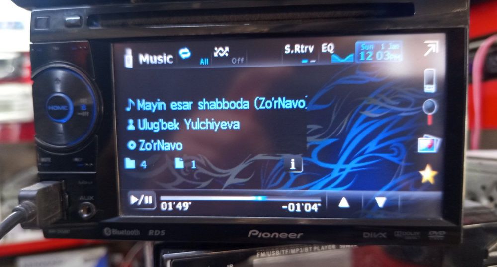 Продам Pioneer AVH-2450BT в хорошем состоянии.