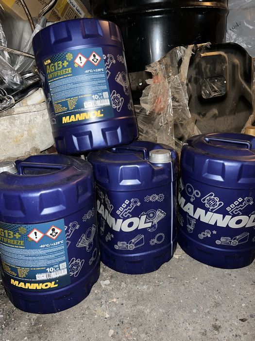 Канистры 10л б/у