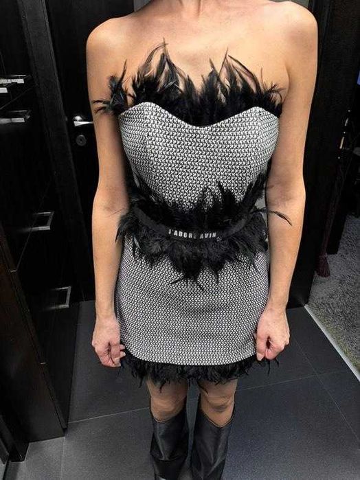 Страхотна рокля avin