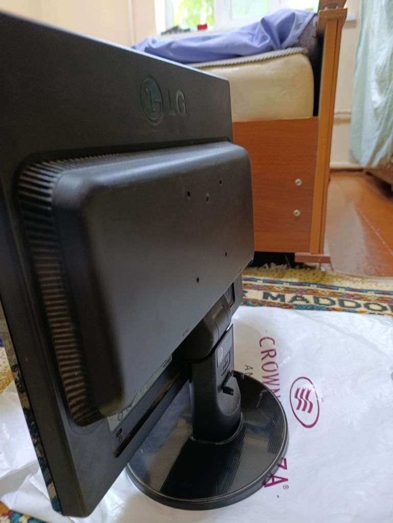 Lg monitor 19 liq