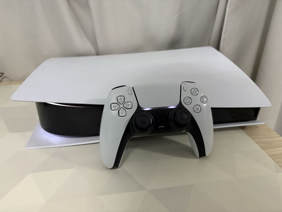 Playstation 5 (ps5) digital 825gb