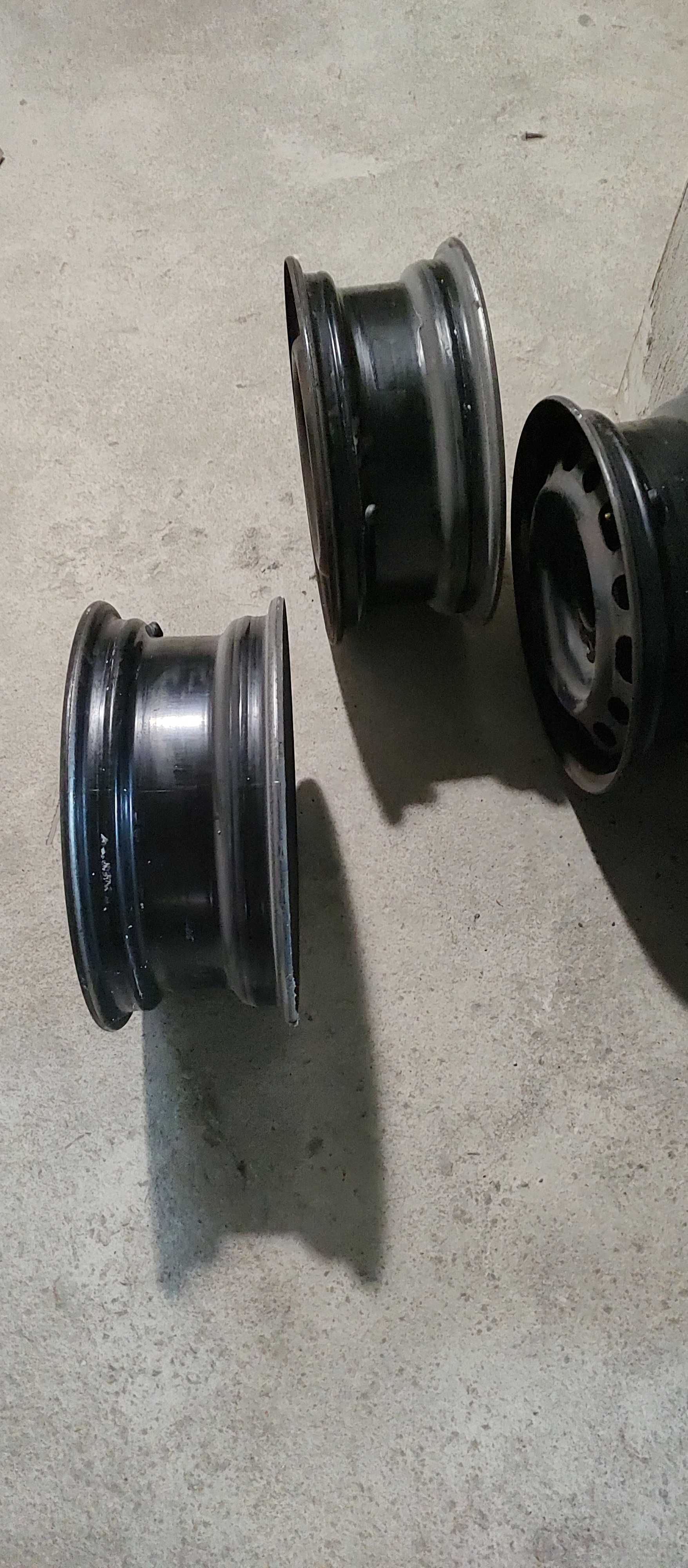 МЕТАЛНИ СТОМАНЕНИ ДЖАНТИ MAZDA 5, 15''+ 20бр. гайки от Мазда 5