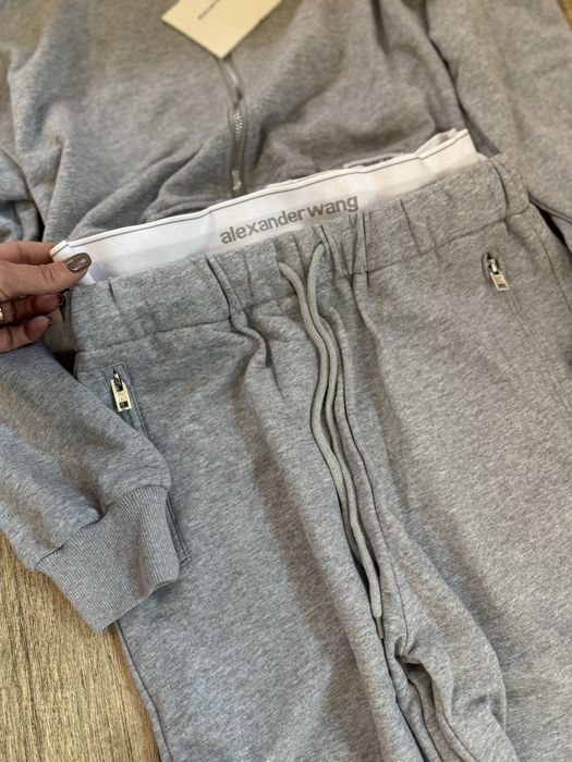 Дамски спортен комплект AW