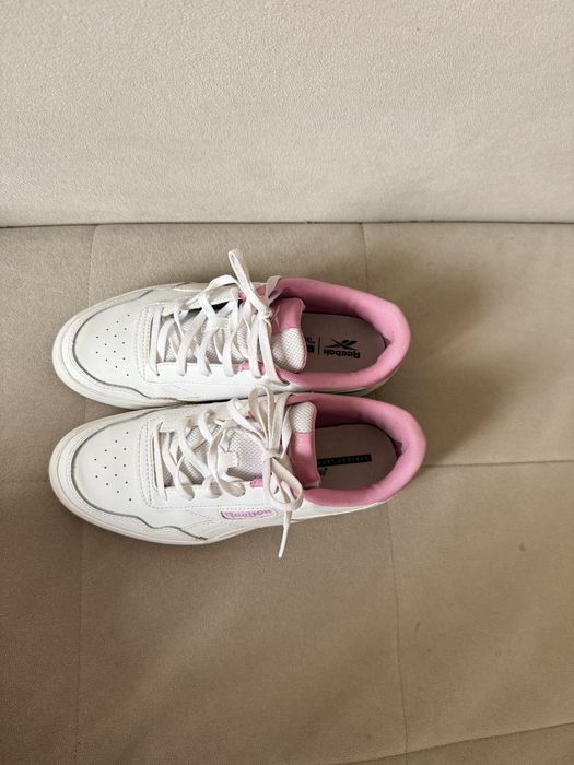 Срочно! Reebok 37.5, отличное состояние