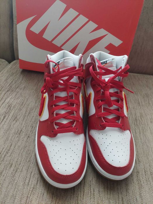 Кецове Nike Dunk High Retro University