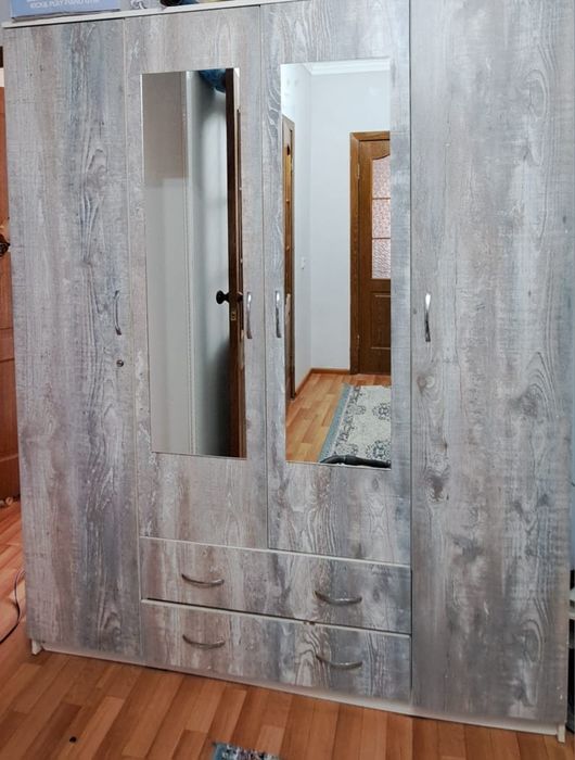 Шифонер,шкаф почти новый.