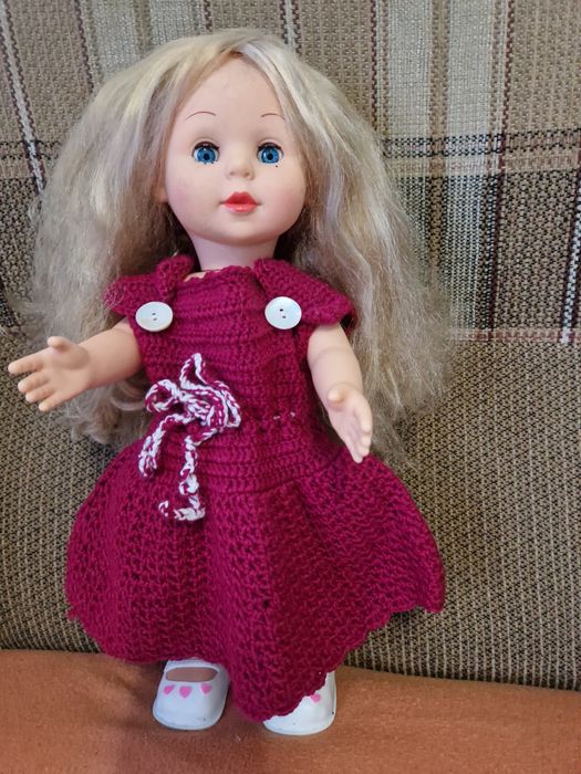 Păpușă veche cântă merge vorbește