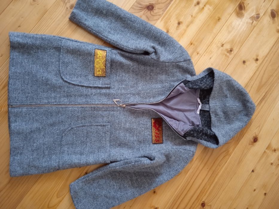 Пальто на девочку9-12 лет .Р- 40.Оверсайз,базового,серого цвета,весна